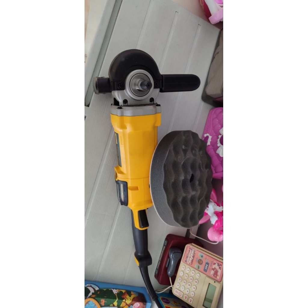 Mesin Poles Dewalt Bekas Pakai