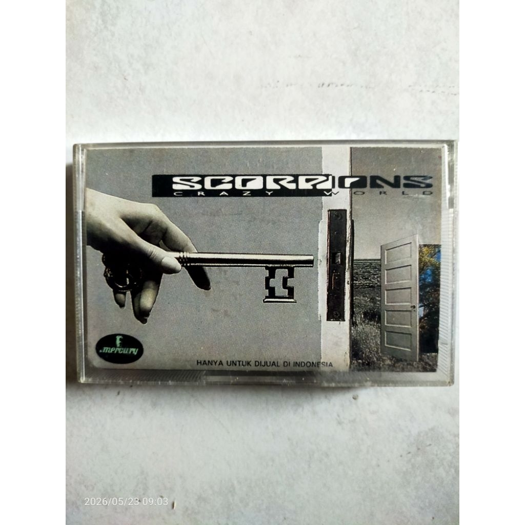 kaset pita jadul SCORPIONS "crazy world"