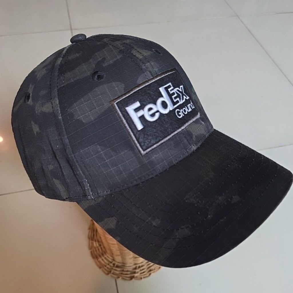 Topi black camo FedEx Ground - Original