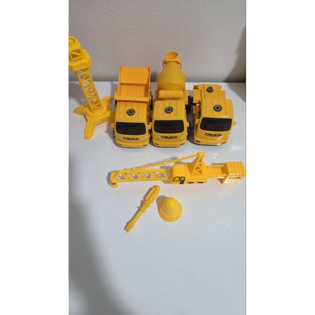 PRELOVED 3 MAINAN MINISO DIY TRUCK EXCAVATOR