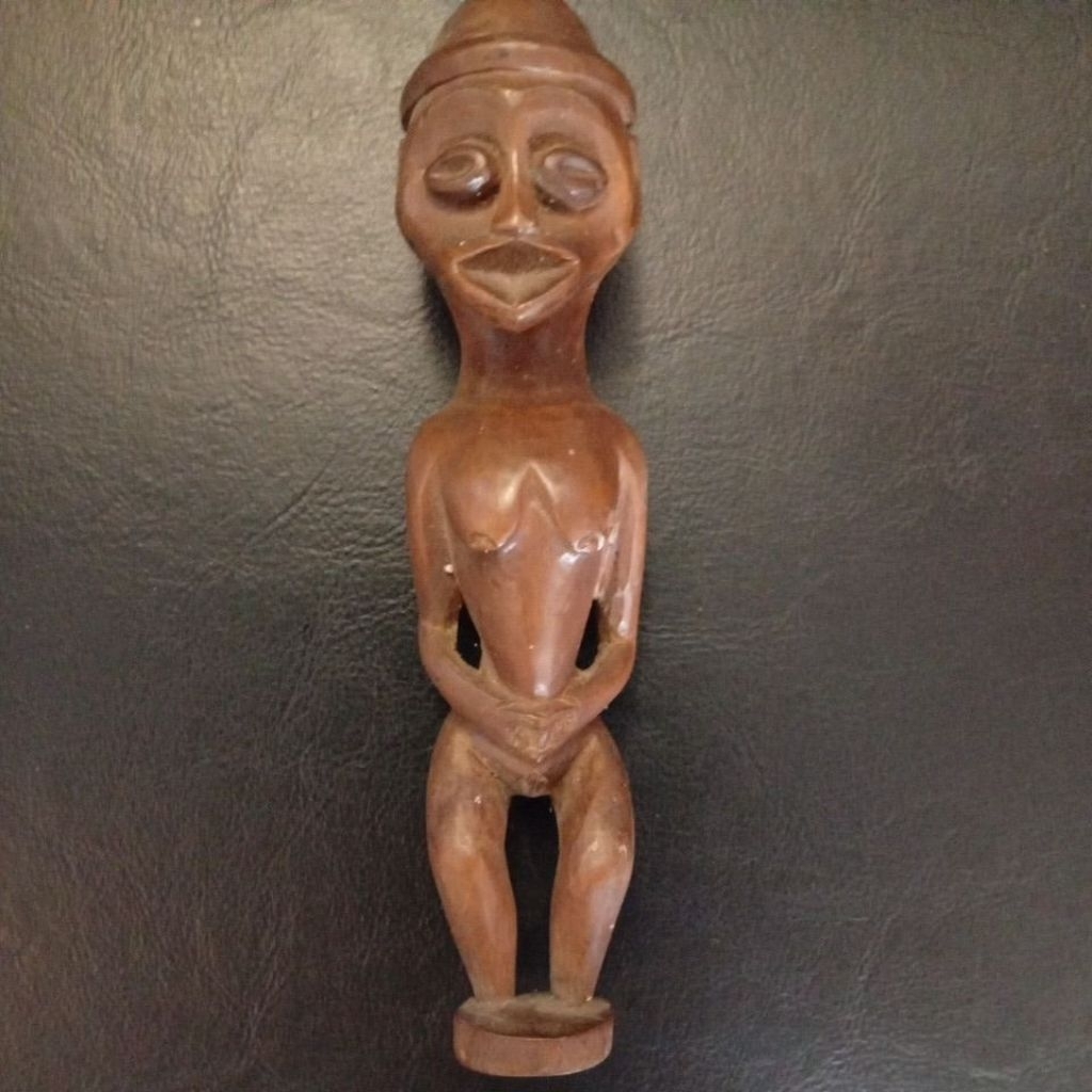 patung kayu dayak