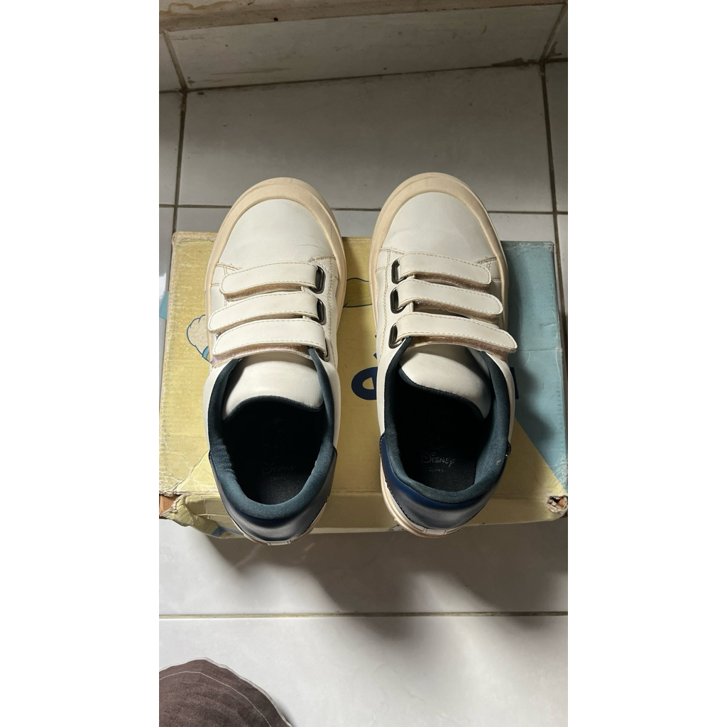 Sepatu Putih Kronikel (Preloved)