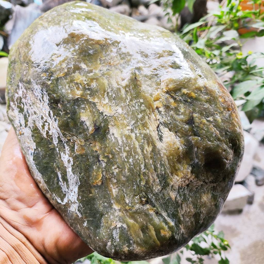 BONGKAHAN BATU GIOK NEPHRITE TUNGGAL