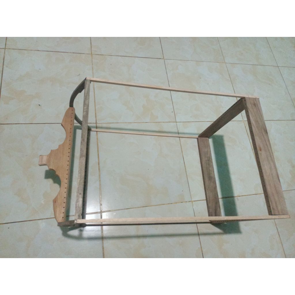 rekues ambrukan sangkar