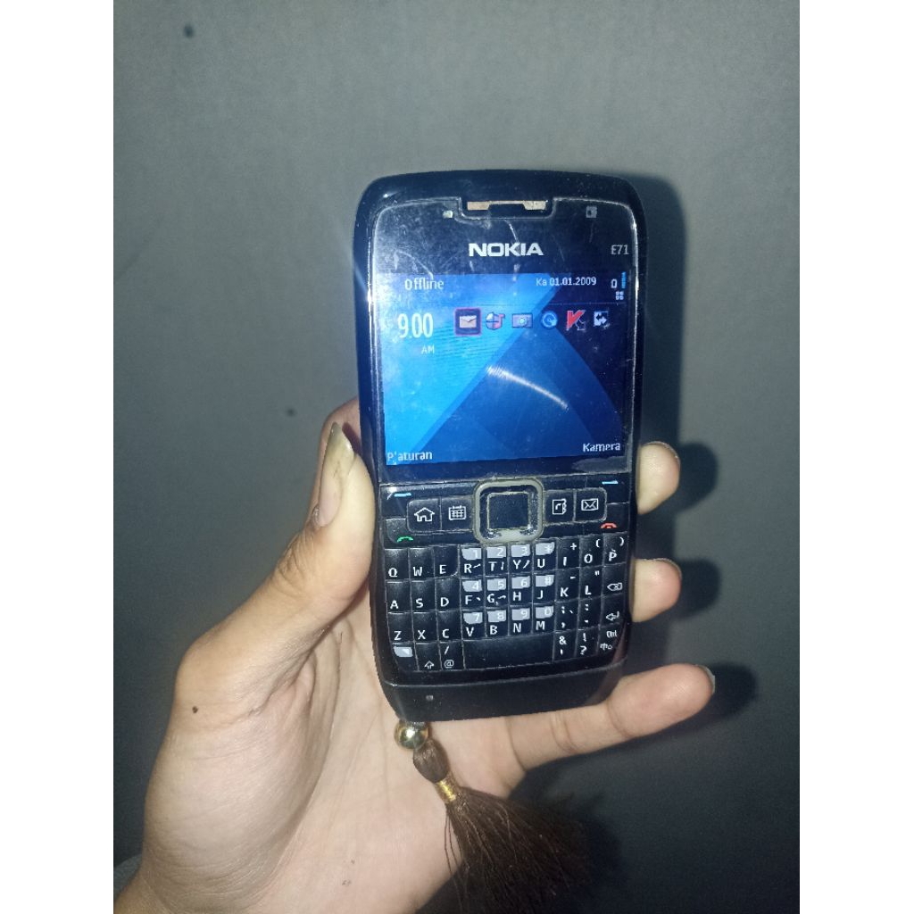 Nokia E71