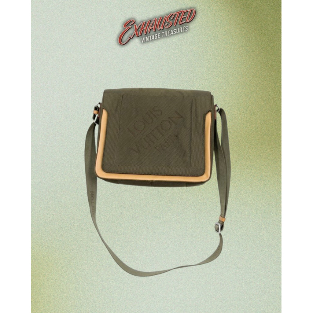 LV - Messenger Bag