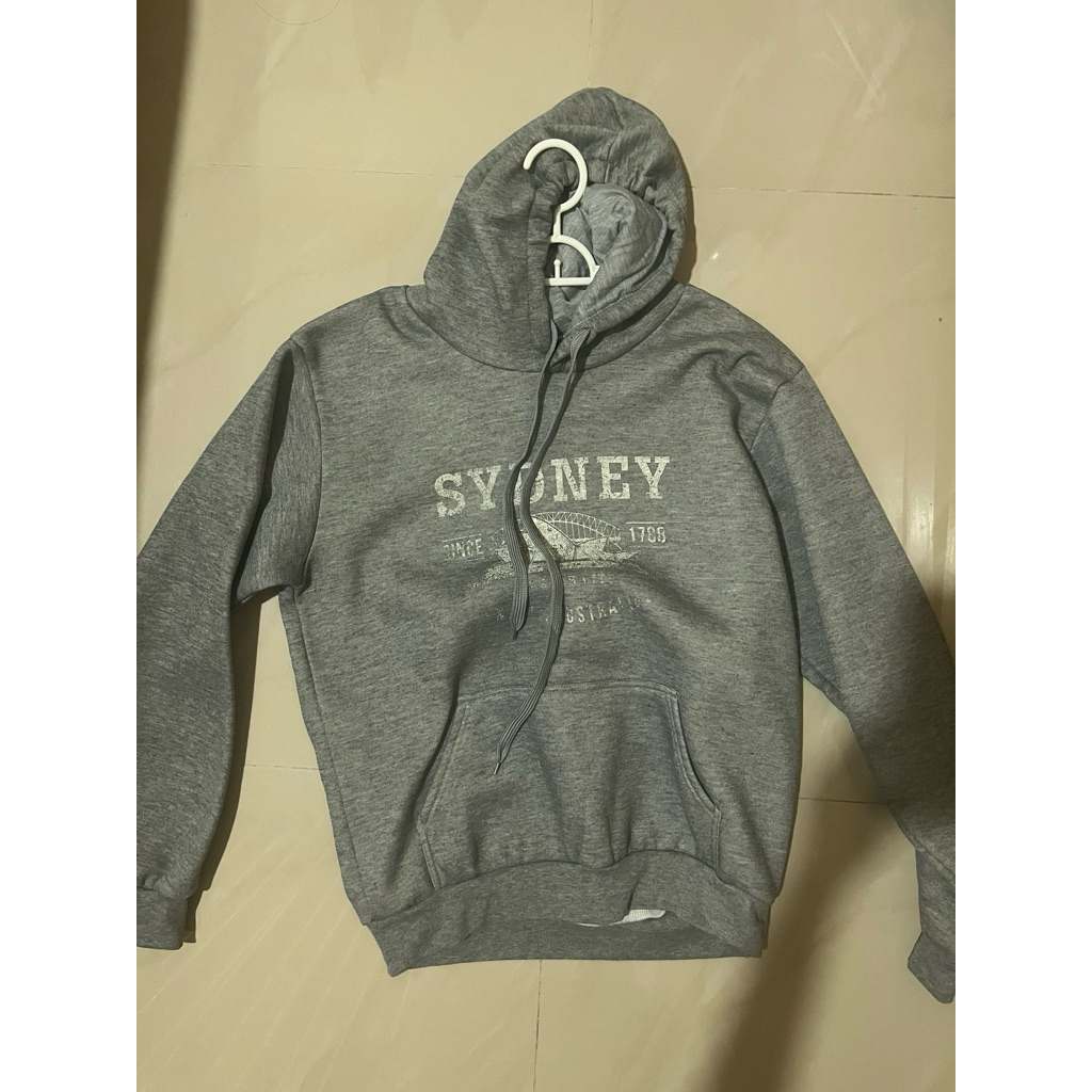 preloved hoodie hoxley australia warna abu-abu grey ukuran L harga asli $10 aus jual murah no minus 