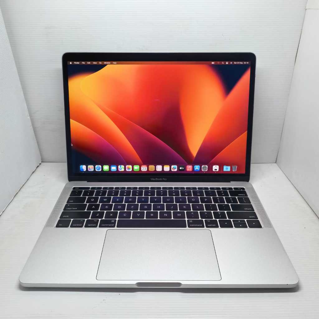 APPLE MACBOOK PRO 2017 CTO  I7 8/512 SILVER NO MINUS MULUS CC 20 DUAL BOOT FULL APLIKASI