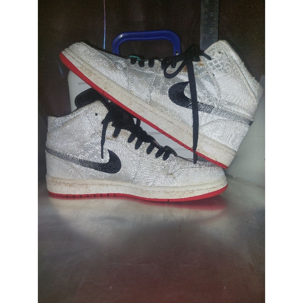 Sepatu Air Jordan 1 Mid Fearless Edison Chen Unisex