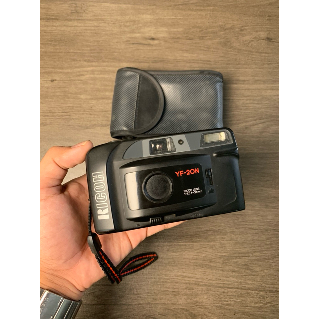 kamera analog Ricoh YF-20N