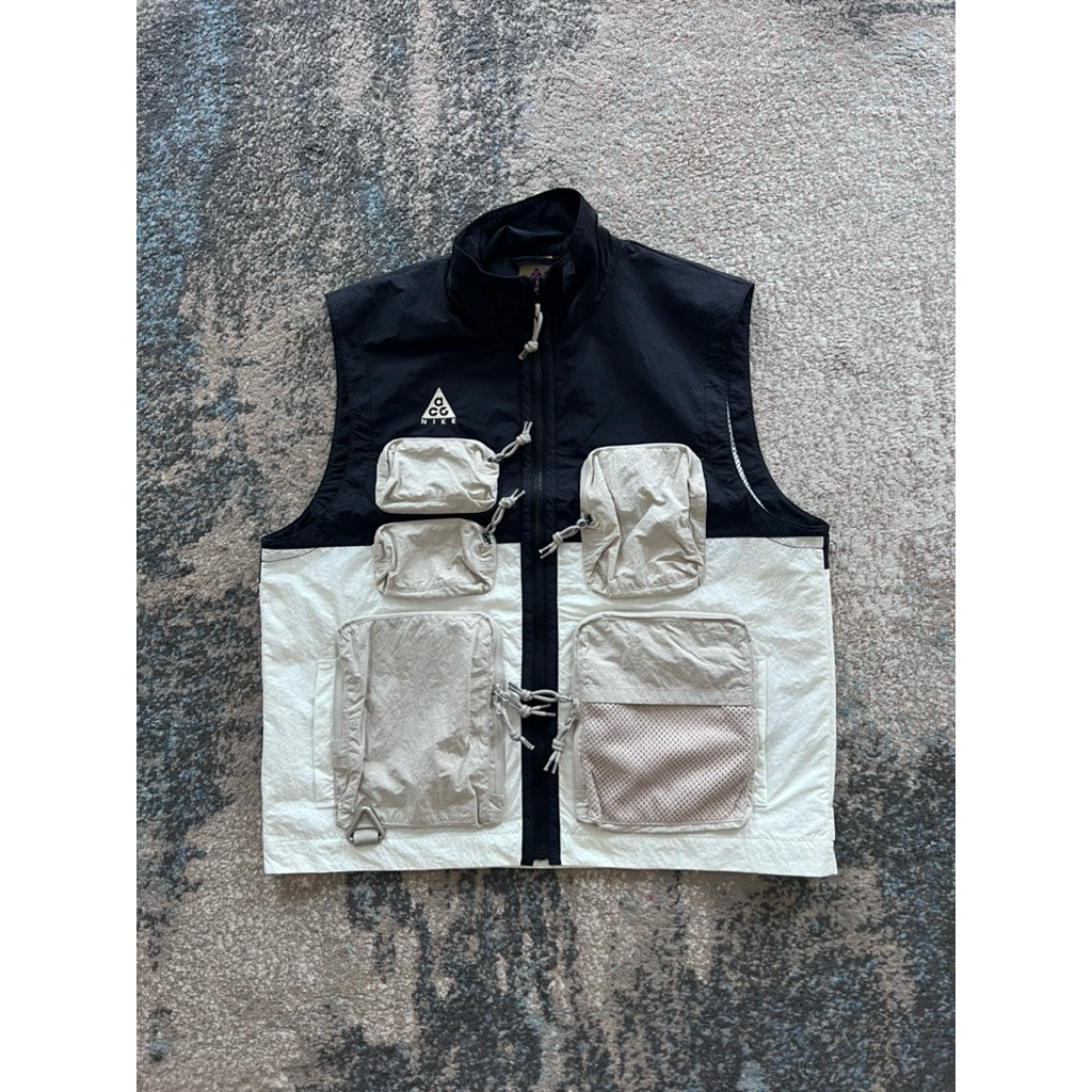 NIKE ACG VEST
