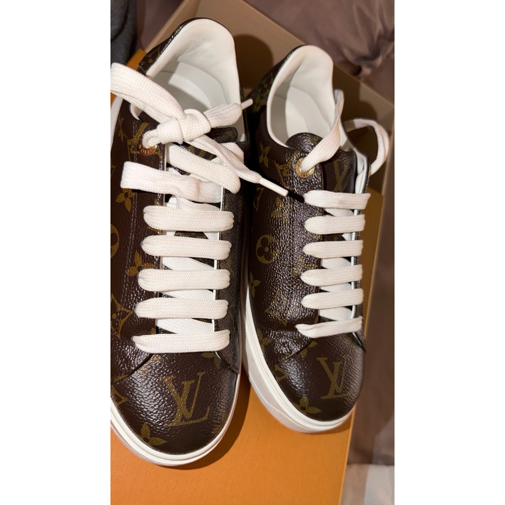 Sepatu Louis Vuitton LV Sneaker Monogram Brown White Premium Wanita Original Like New