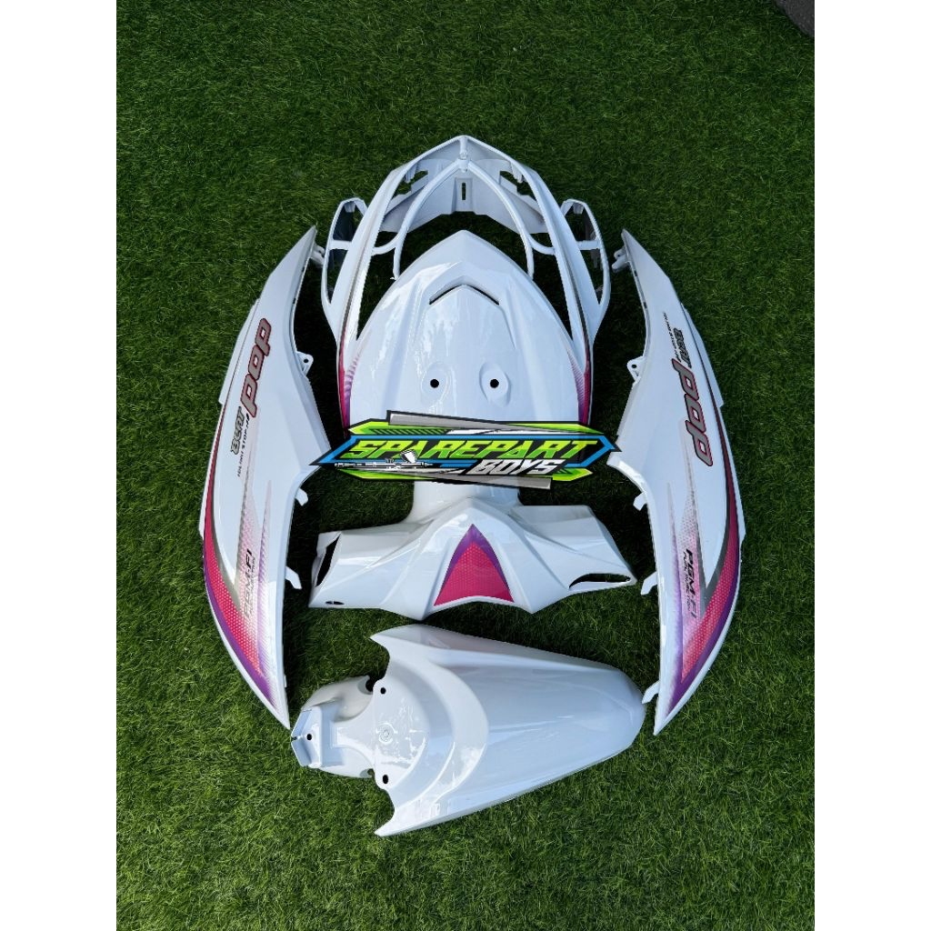 Cover full set body halus Honda beat pop k61 warna putih glossy plus striping tahun 2014 2015 2016 2