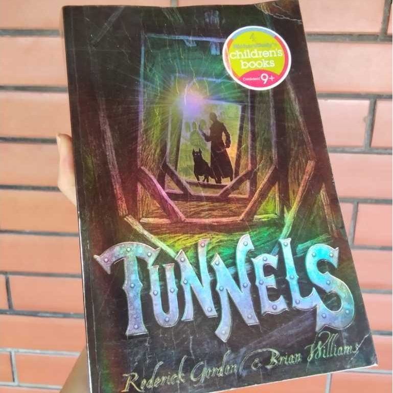 Roderick Gordon Brian Williams Tunnels Tunnels Series Book 1 Buku Novel Fantasy Fiction Bahasa Inggr