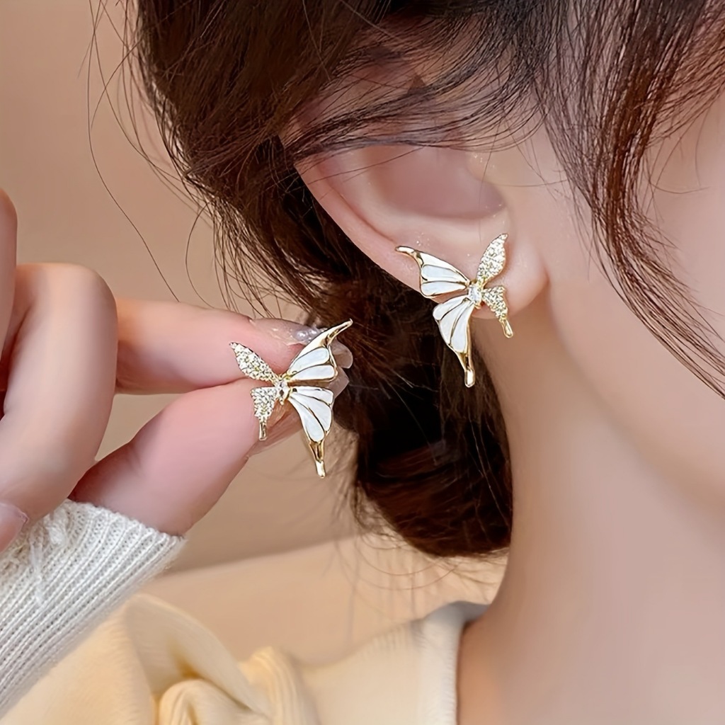 Anting Kupu-Kupu Lapis Emas Putih dengan Detail Enamel untuk Wanita