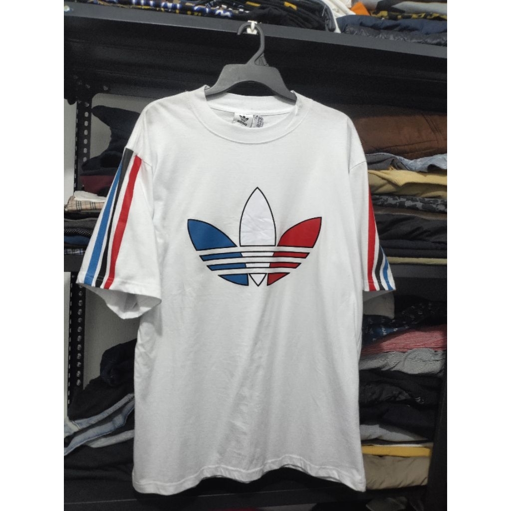 AdidasT shirt white rainbown striped second