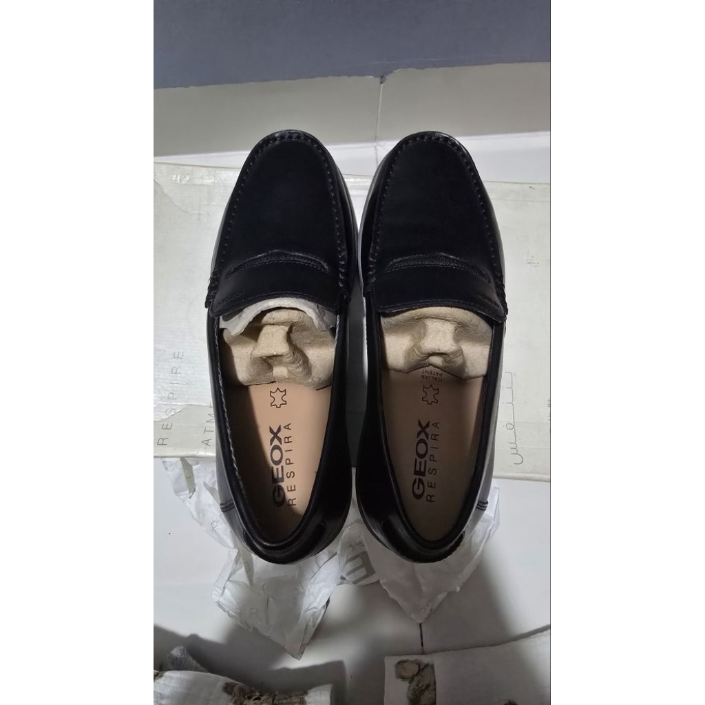 Sepatu Flat Shoes Bekas Second Geox Respira No Minus Original