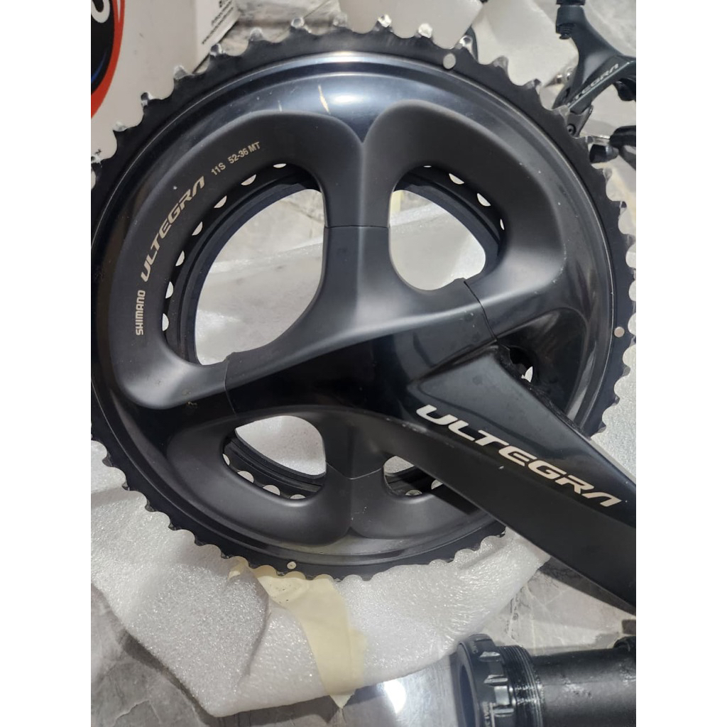 Groupset Ultegra R8000 11 speed u/ putri