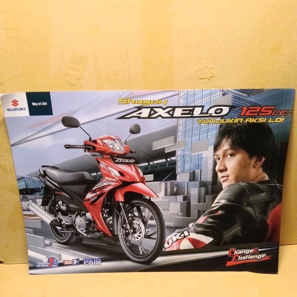 brosur poster leaflet katalog Suzuki Shogun Axelo 125 cc