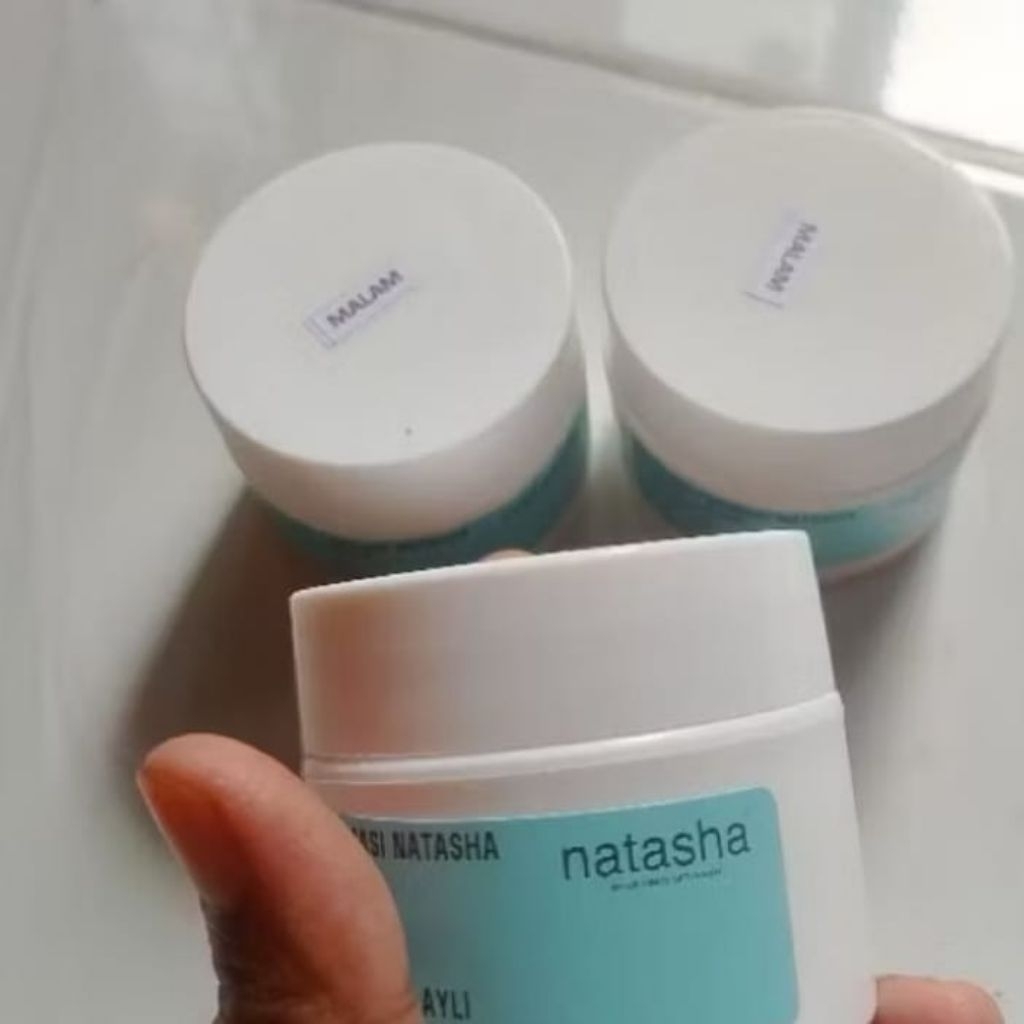 Krim Malam Natasha WM3B extra whitening/ extra mencerahkan melembutkan dan Menghaluskan