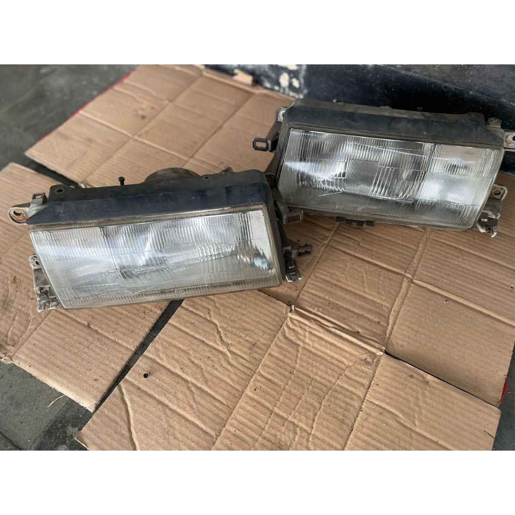 FORD Lampu Depan Mobil Laser Original Copotan Kanan Kiri Dudukan Utuh