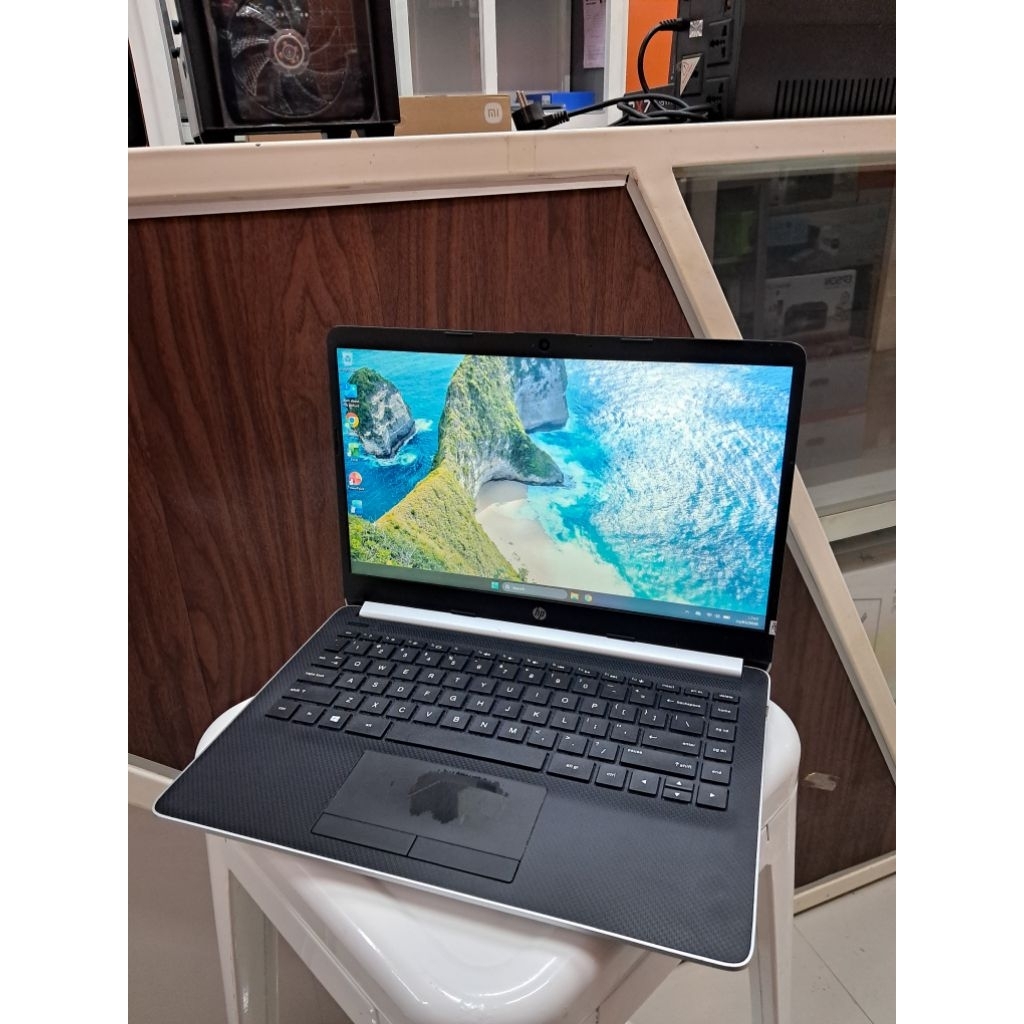 HP AMD RYZEN 3 3200U