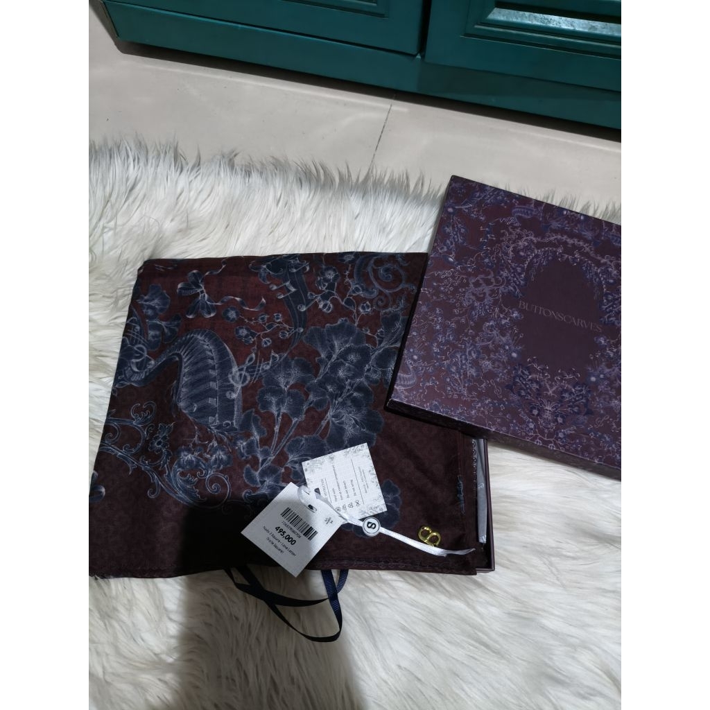 Buttonscarve Nada 3 Square . Warna Love Letter