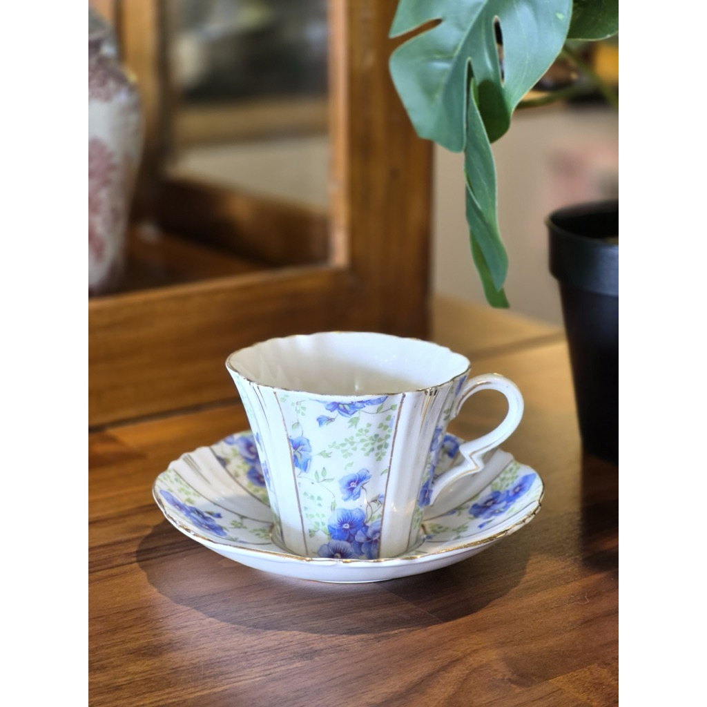 Vintage Tea Cup and Saucer Royal Apbert Crown/trio set cangkir teh