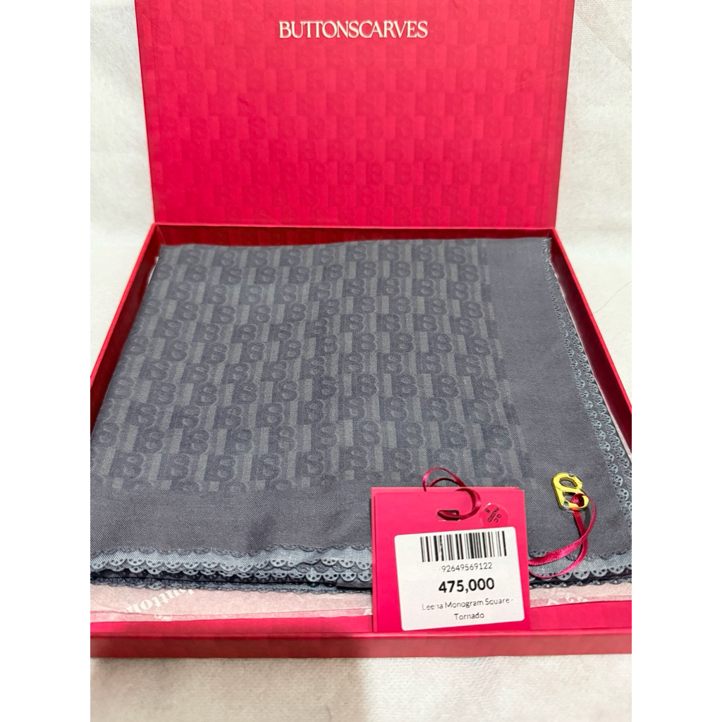 buttonscarves leena monogram