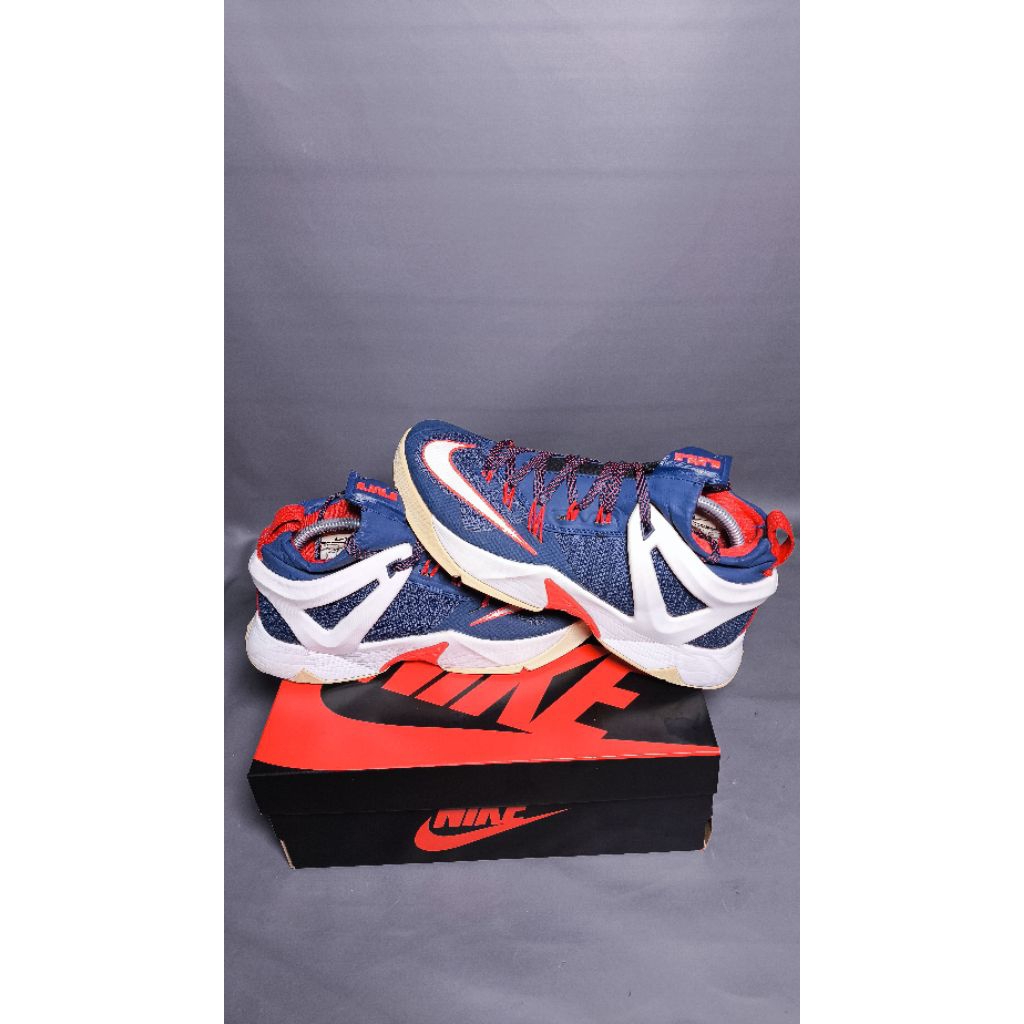 Sepatu basket casual sneakers Lebron Ambassador 8 second bekas