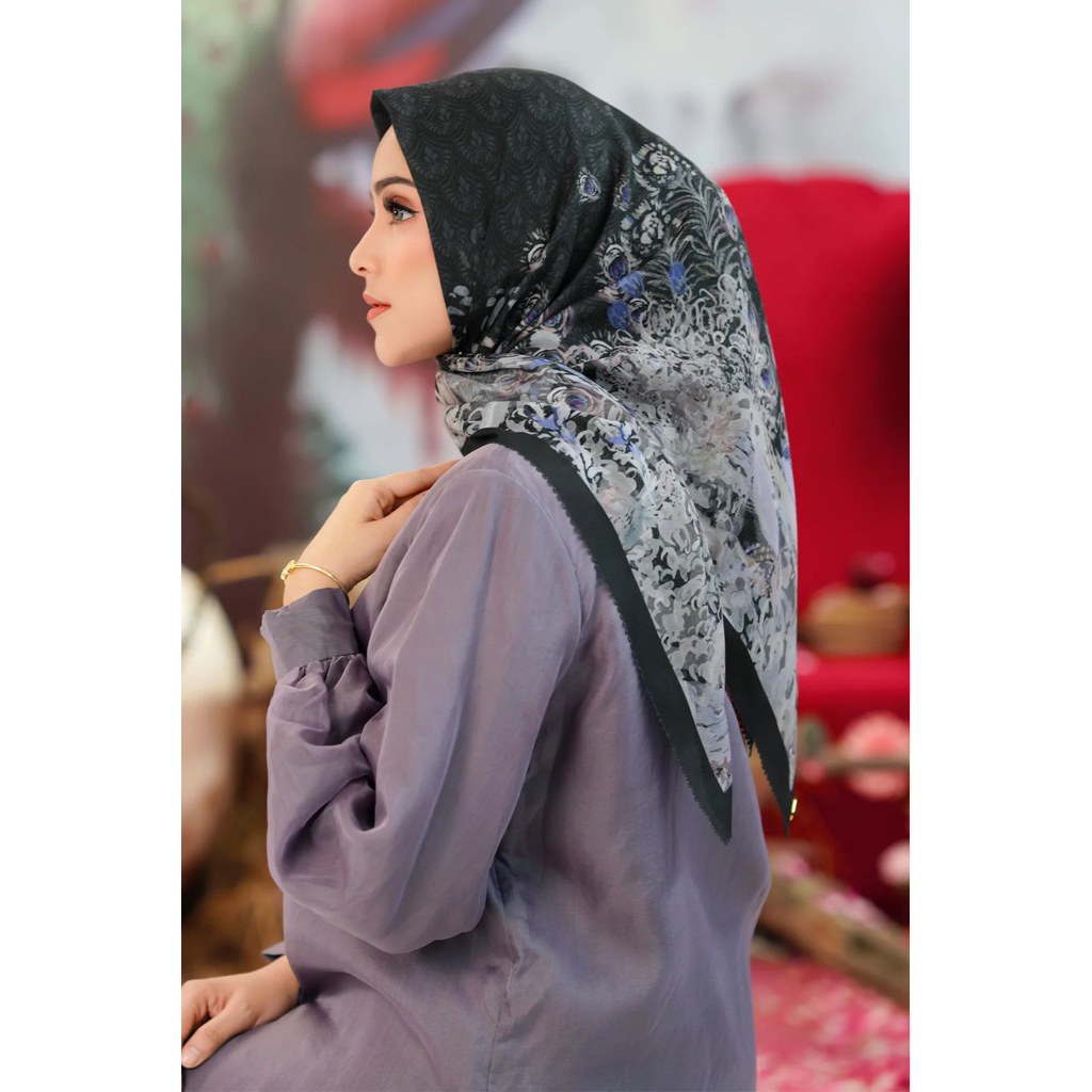 Buttonscarves Edera Series as is dan preloved