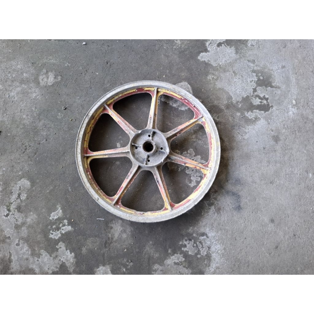 velg racing belakang palang 7 lurus merk scorpion pnp keluarga yamaha