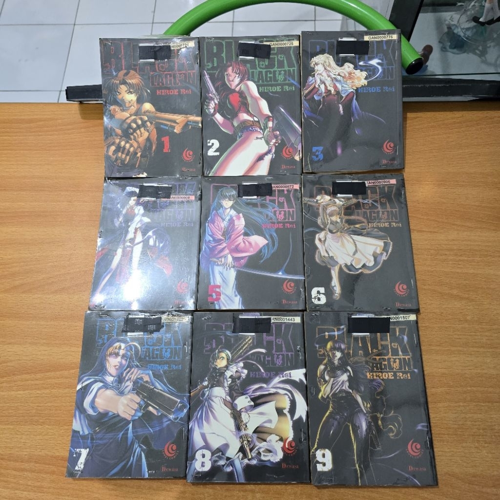 Bundle Komik Black Lagoon Volume 1-9 Preloved