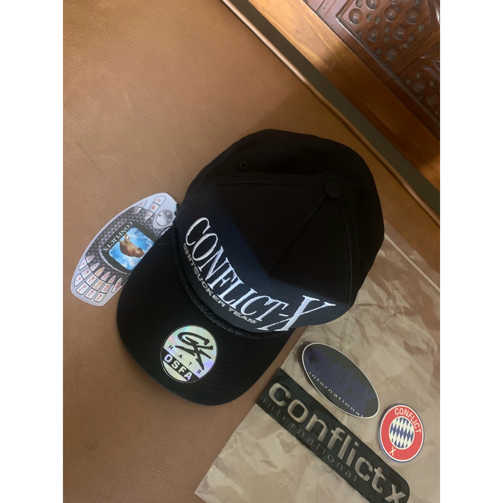 TOPI CONFLICT X GREY
