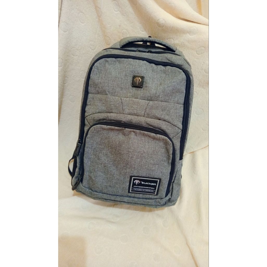 PRELOVED TAS RANSEL LAPTOP TRACKER