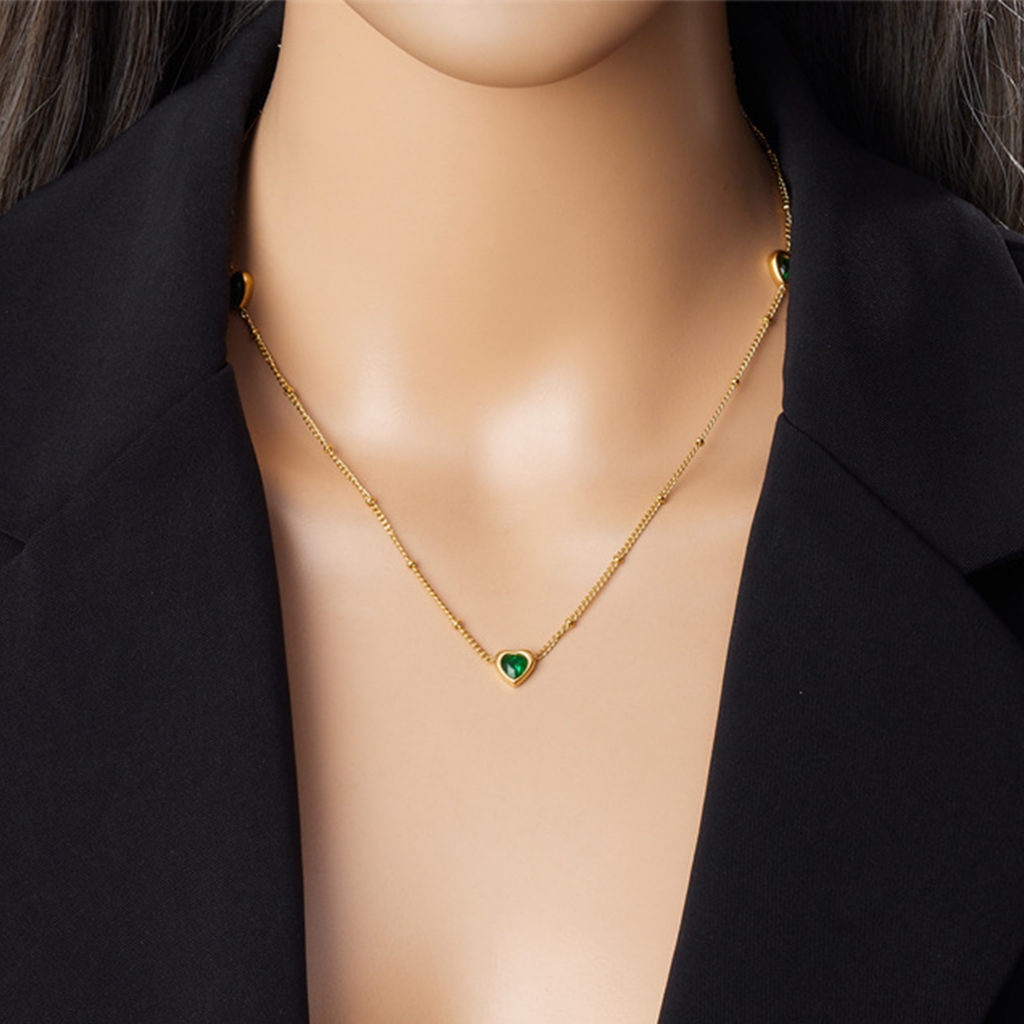 Kalung Stainless Steel Emas Tahan Air Tahan Karat Liontin Love Batu Permata Zamrud X067