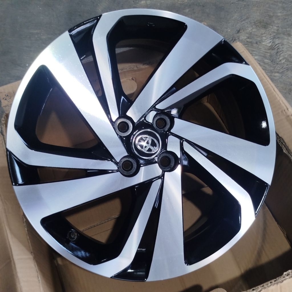 velg raize R17 pcd 4x100 original. Satuan