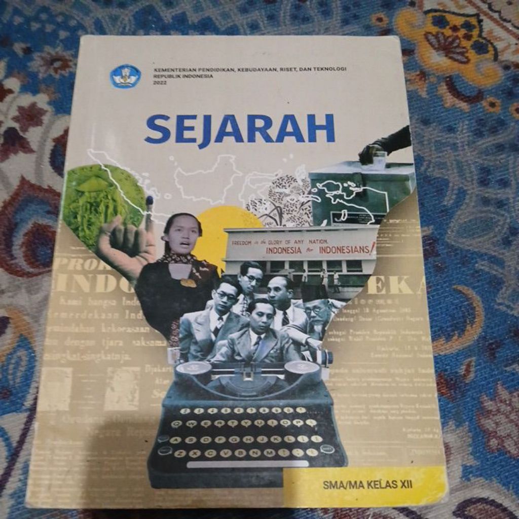 BUKU SEJARAH KELAS 12-3-XII SMA/SMK 2022