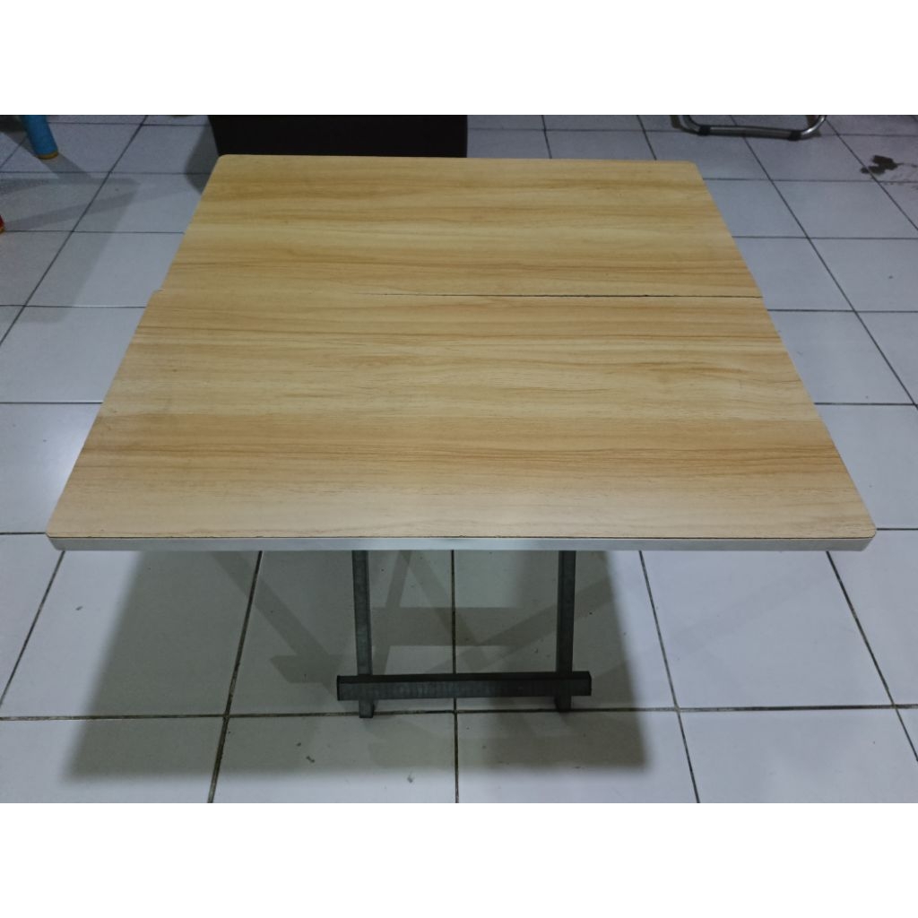 Preloved Meja lipat bahan kuat kayu besi