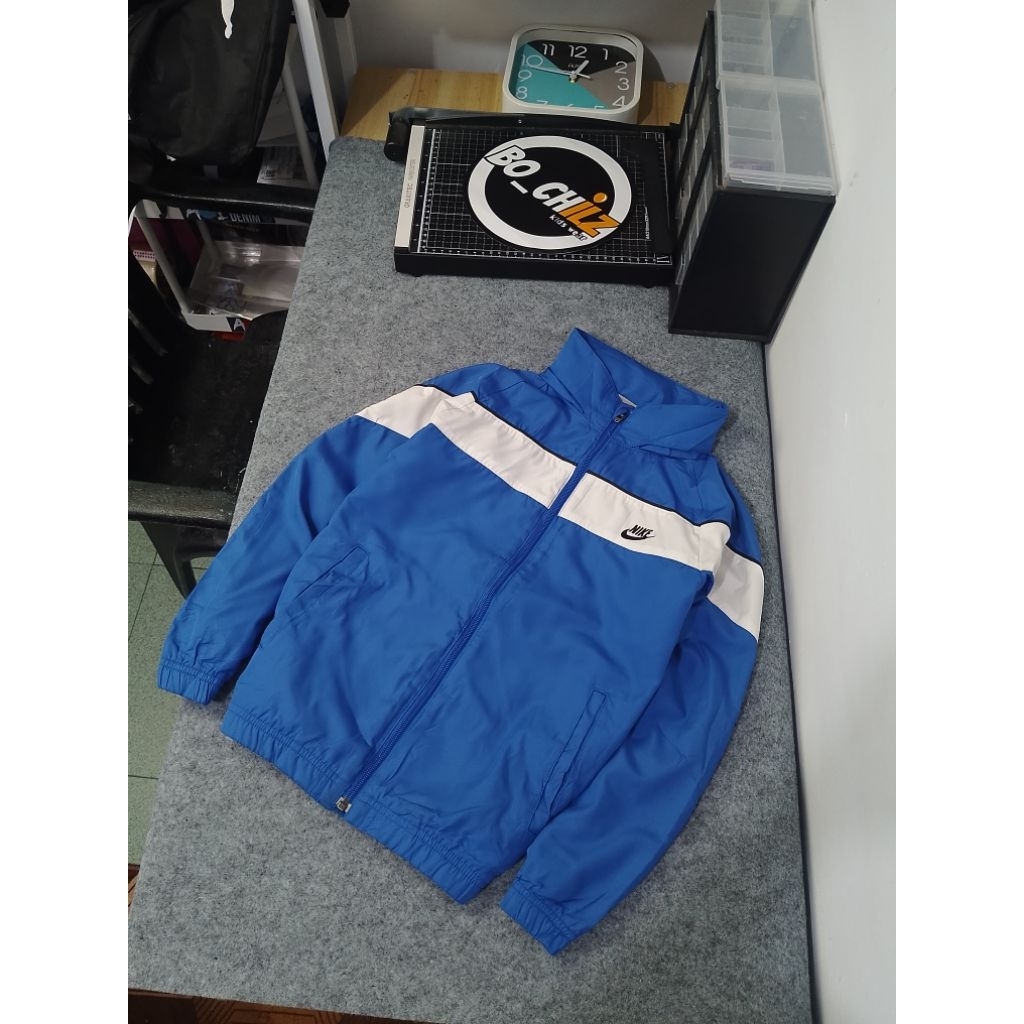 Jacket Zipper Anak Nike (10 - 11 Tahun)