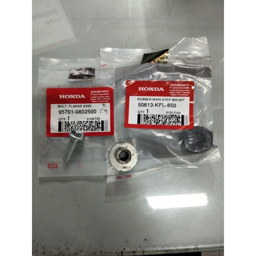 Collar main step mount plus Baut plus Rubber untuk motor Kirana Karisma Supra x 125 Old number part 