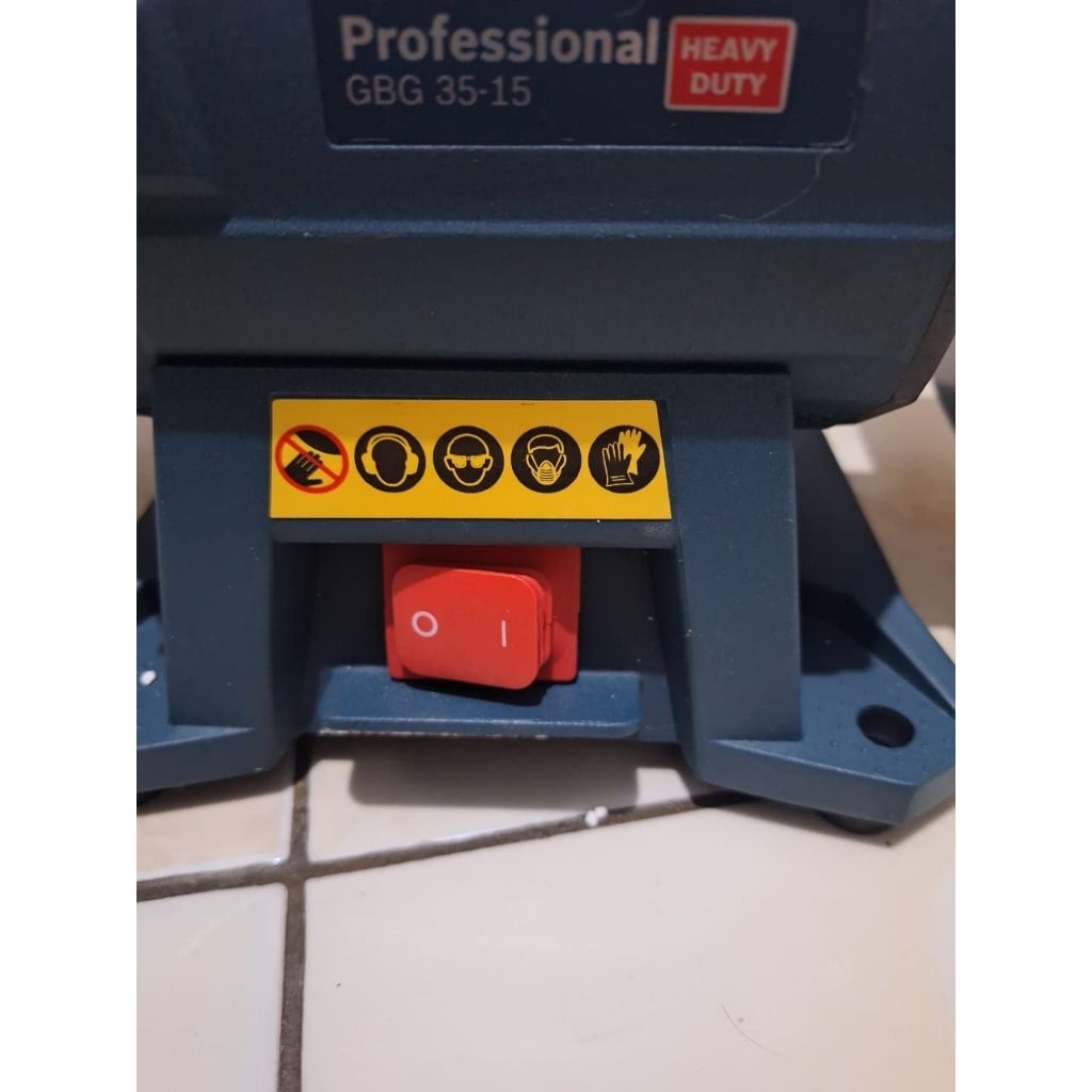 Gerinda duduk / Bench Grinder BOSCH 6 Inch