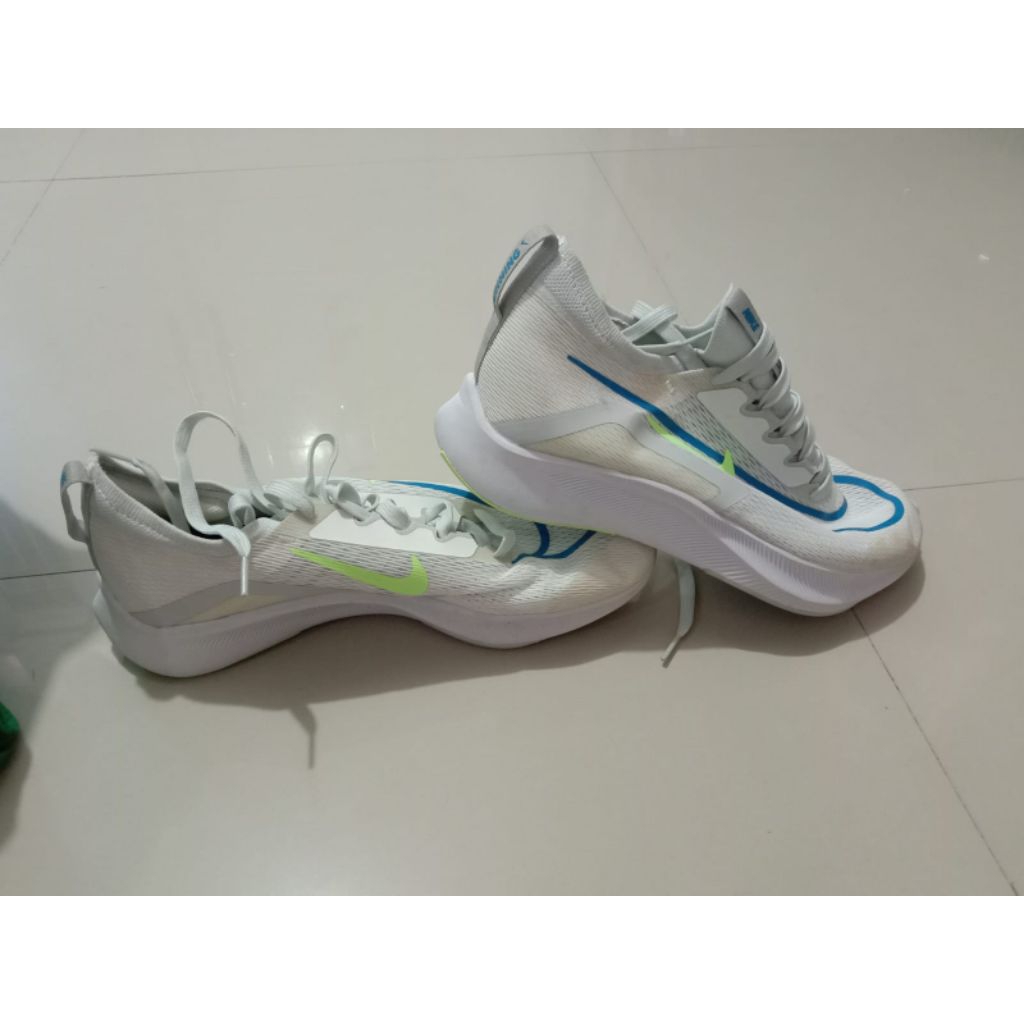 sepatu NK putih