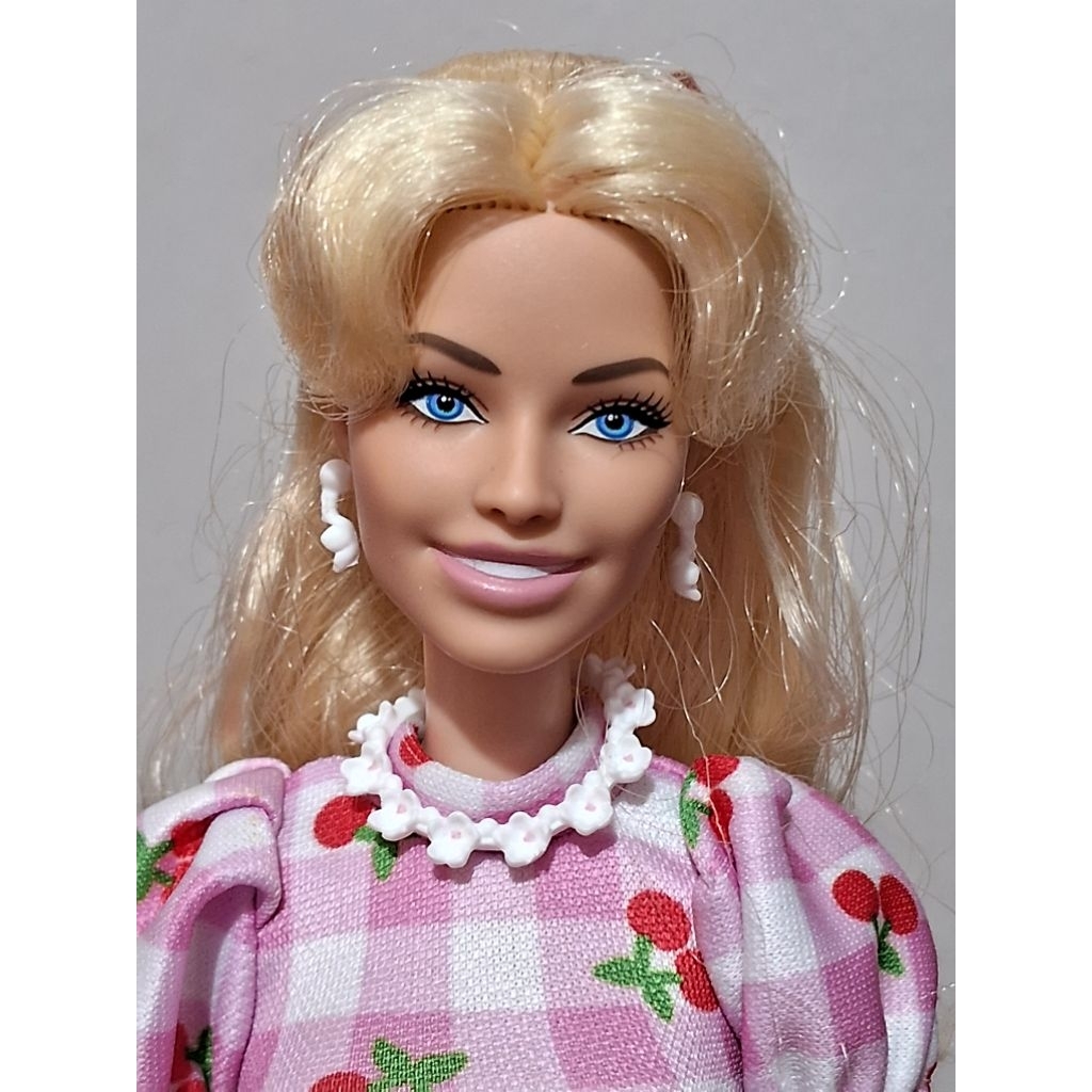 Barbie Margot Robbie head only