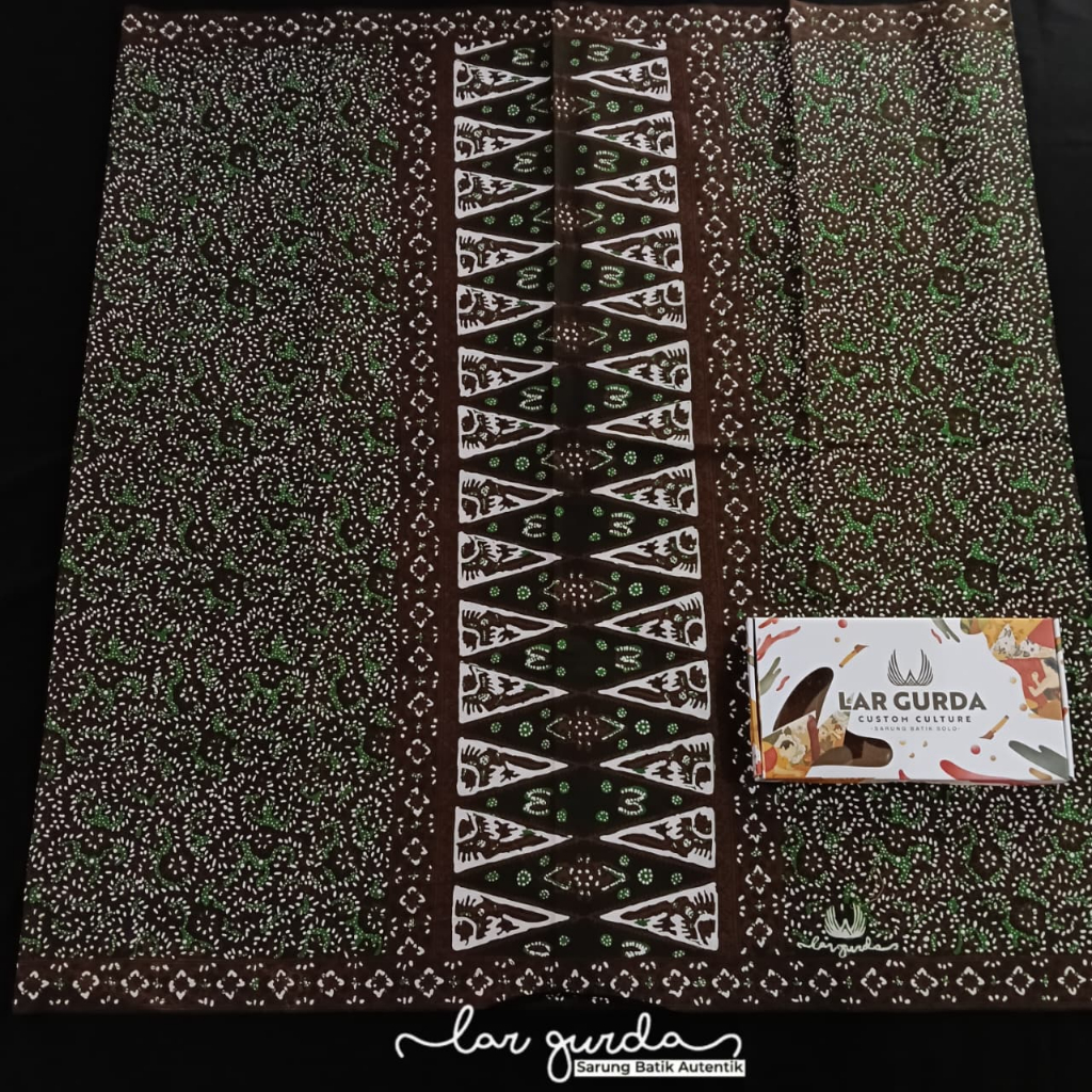 KSA004 Lar Gurda Kesikan Sulur Ijo. Sarung Batik Tradisional Semi Tulis Lar Gurda Eksklusif