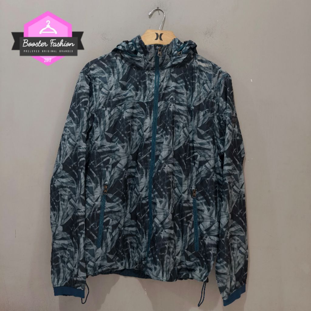 JAKET WINDBREAKER AIGLE LIGHTWEIGHT HOODIE  ORIGINAL SIZE L