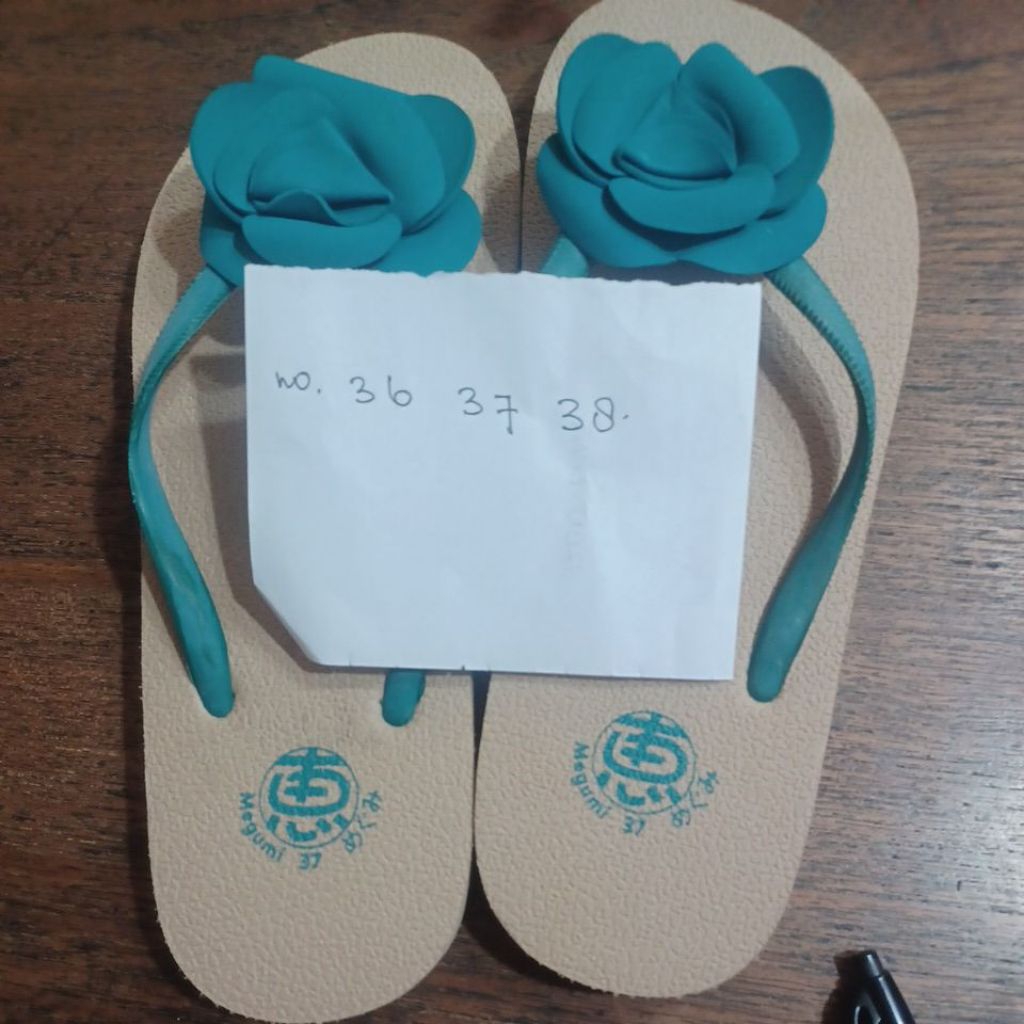 sandal megumi