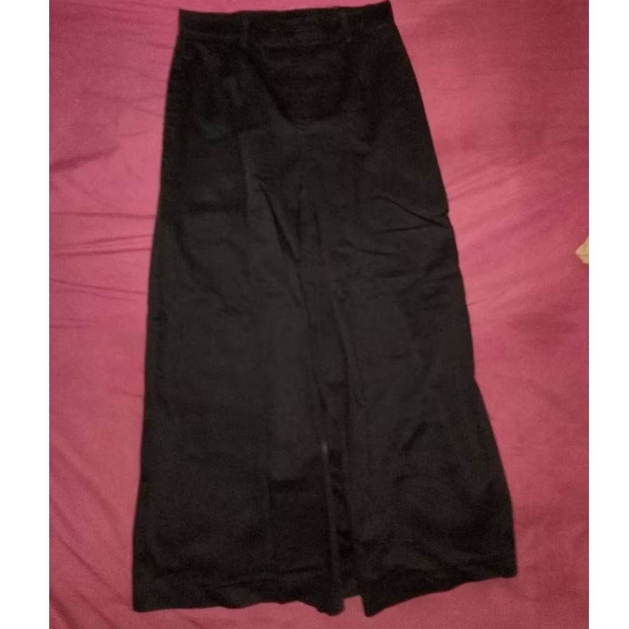 [PRELOVED] || ROK SPAN HITAM BELAH DEPAN