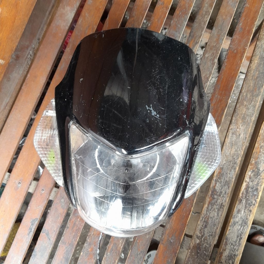 BAHAN GABUT MINUSAN , BATOK HEADLAMP DEPAN HONDA SONIC 125 OLD THAILAND , KONDISI BEKAS COPOTAN MOTO