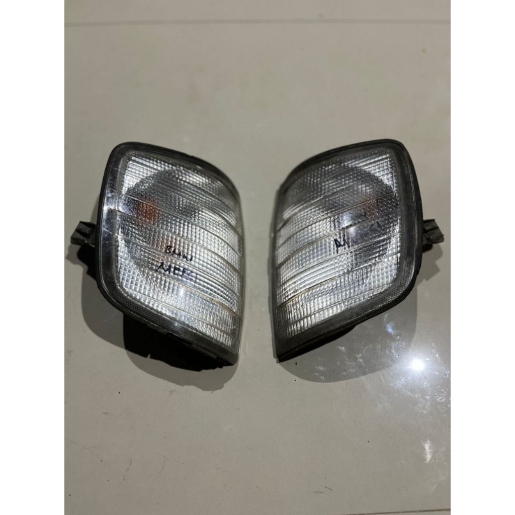 sein corner Mercedez Benz W124